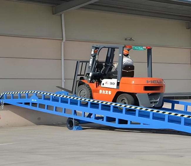 饶阳移动式卸货平台（叉车用）